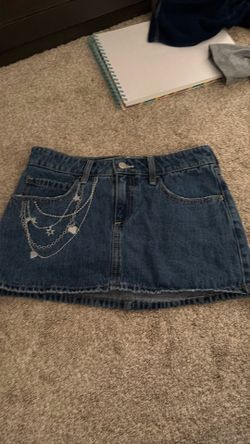 Hollister Size 4 Jean skirt W27