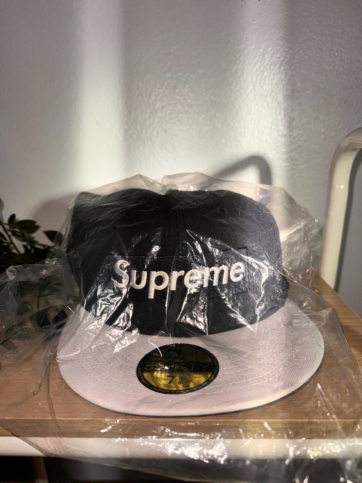 Supreme 2-Tone Box Logo New Era Black 7 5/8