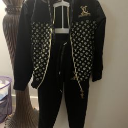 Black Sweatsuit (off Brand)