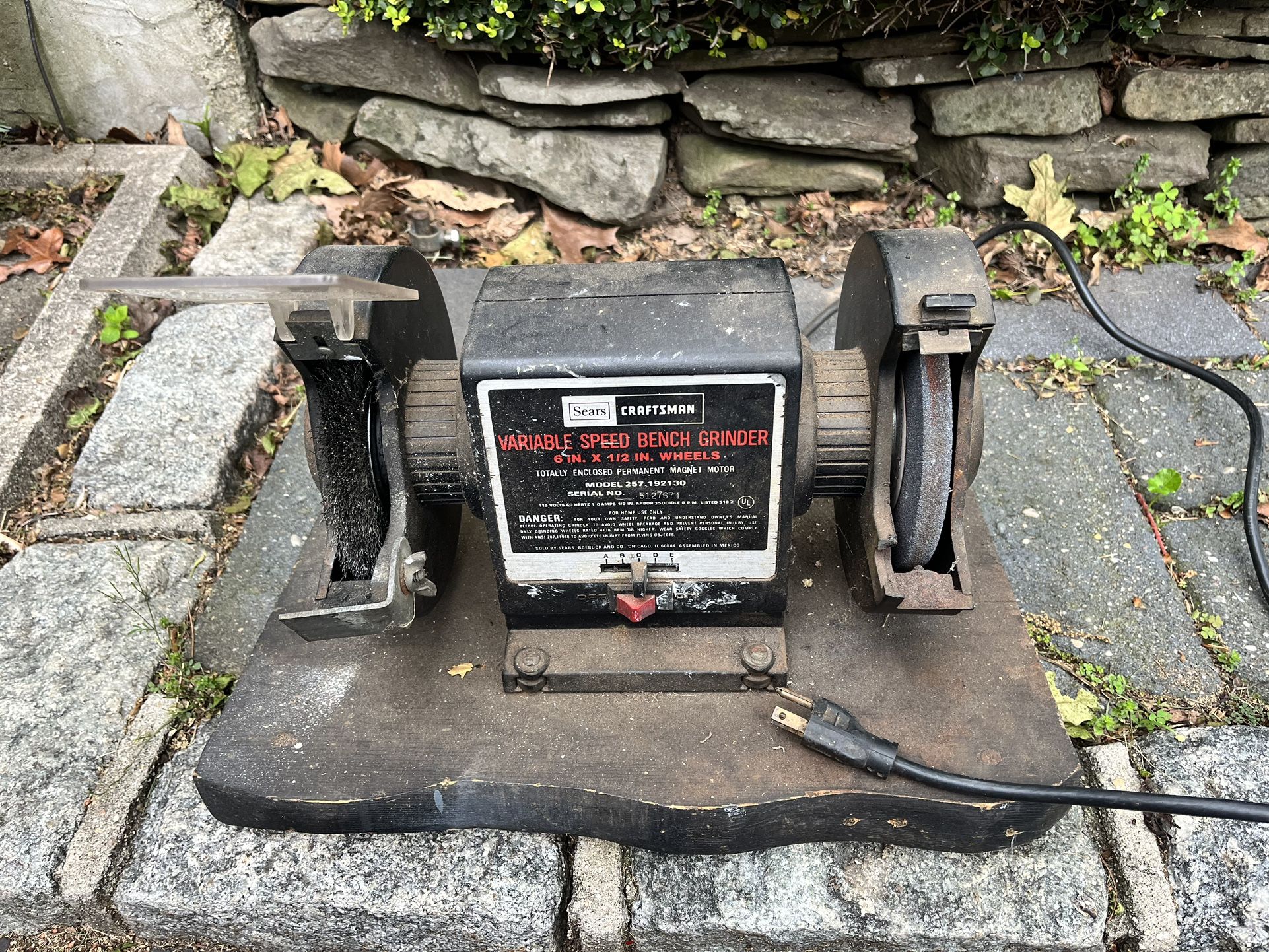 Table grinder wire wheel Sears craftsman 110v AC Used old works well