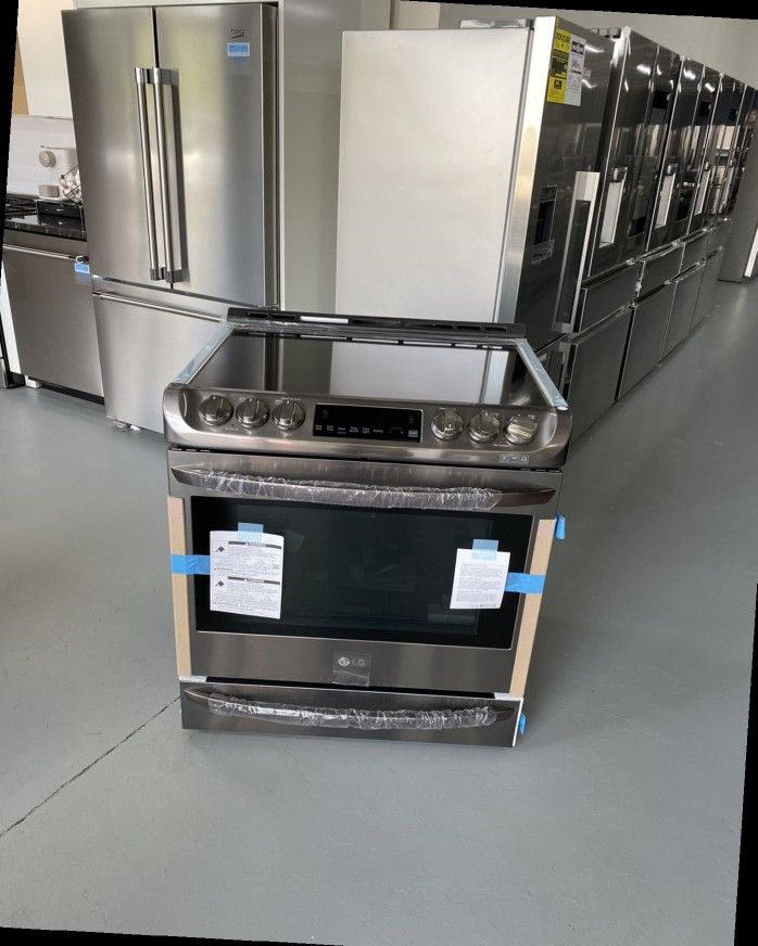 BRAND NEW LG 30 Black Stainless Steel Slide-In  Range - LSEBD  5