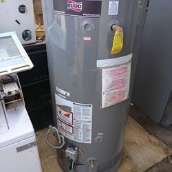 WATER HEATER GAS 80" GALLON MINT CONDITION WITH 6 MONTHS WARRANTY PRICE $500 DOLLARS PICKUP ONLY WE WORK FROM HOME