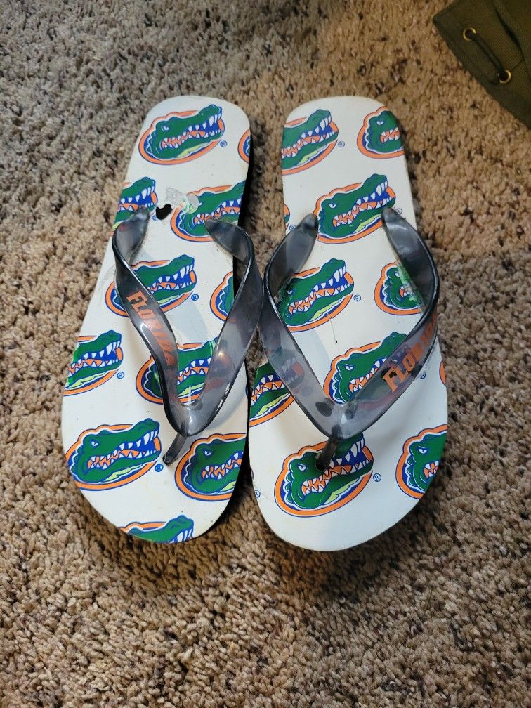 Women's FLORIDA GATORS Flip Flops..size 6