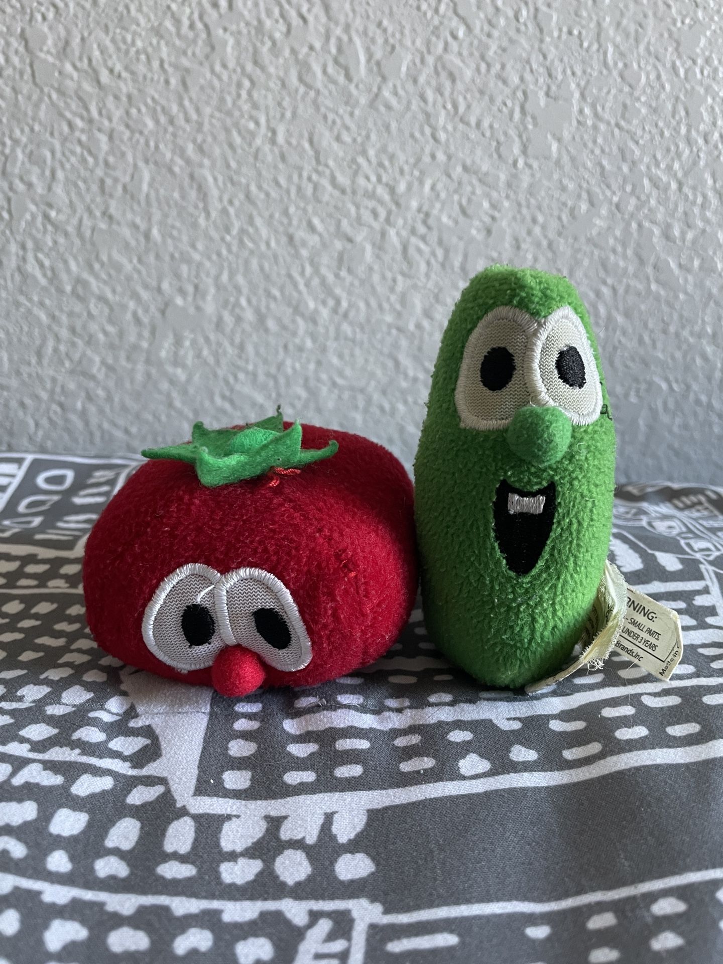 Veggie Tales Finger Puppets Big Idea Productions Bob Tomato Larry Cucumber