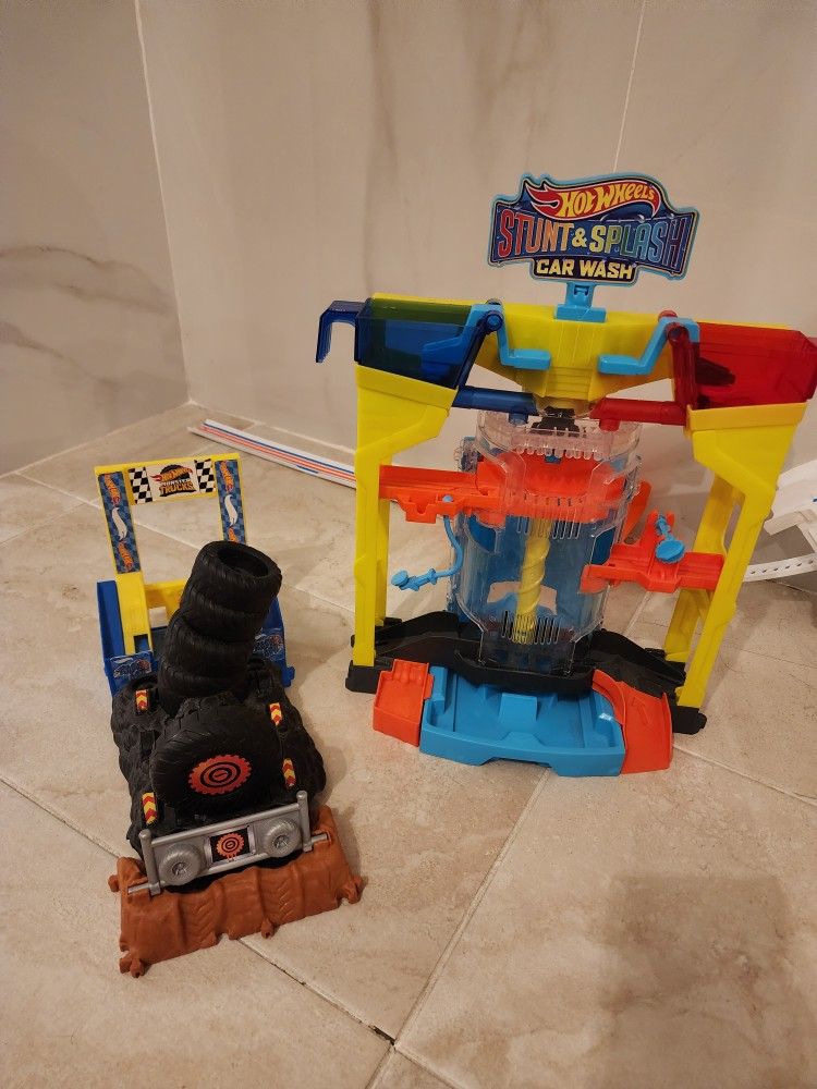 Hotwheels Playsets and Track Lot