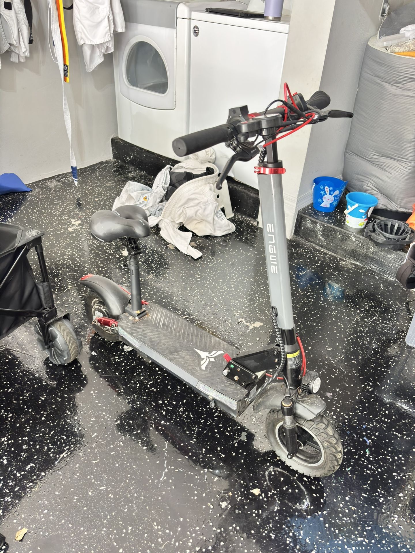 Engwe Electric Scooter (can Trade For Apple Watch 10 Or Ultra)