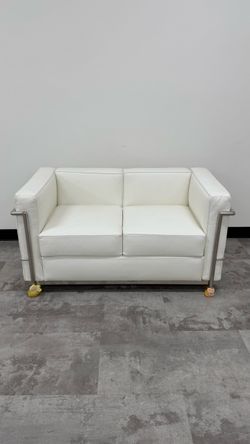Corbusier LC2 Original Size Loveseat in White Leather