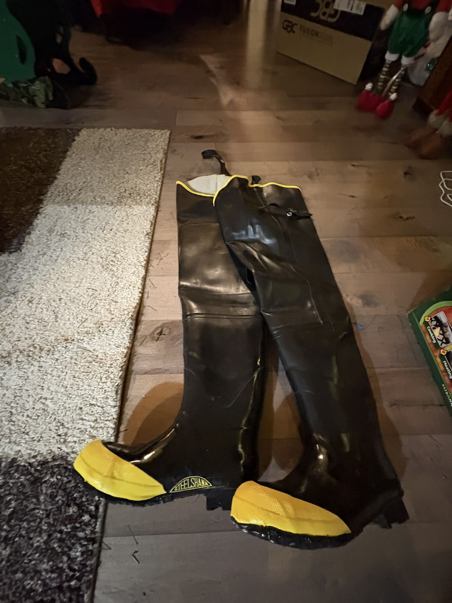 Women’s High Rise Rubber Boots