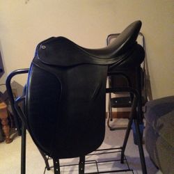 Barnsby Dressage saddle