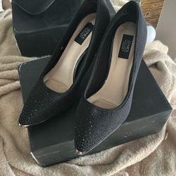 Black Pointed Close Toe Heel 