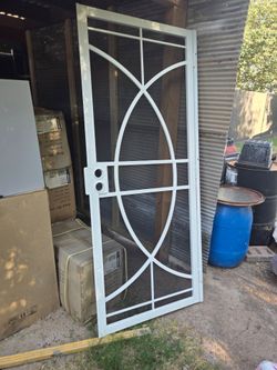 Puerta de seguridad nueva