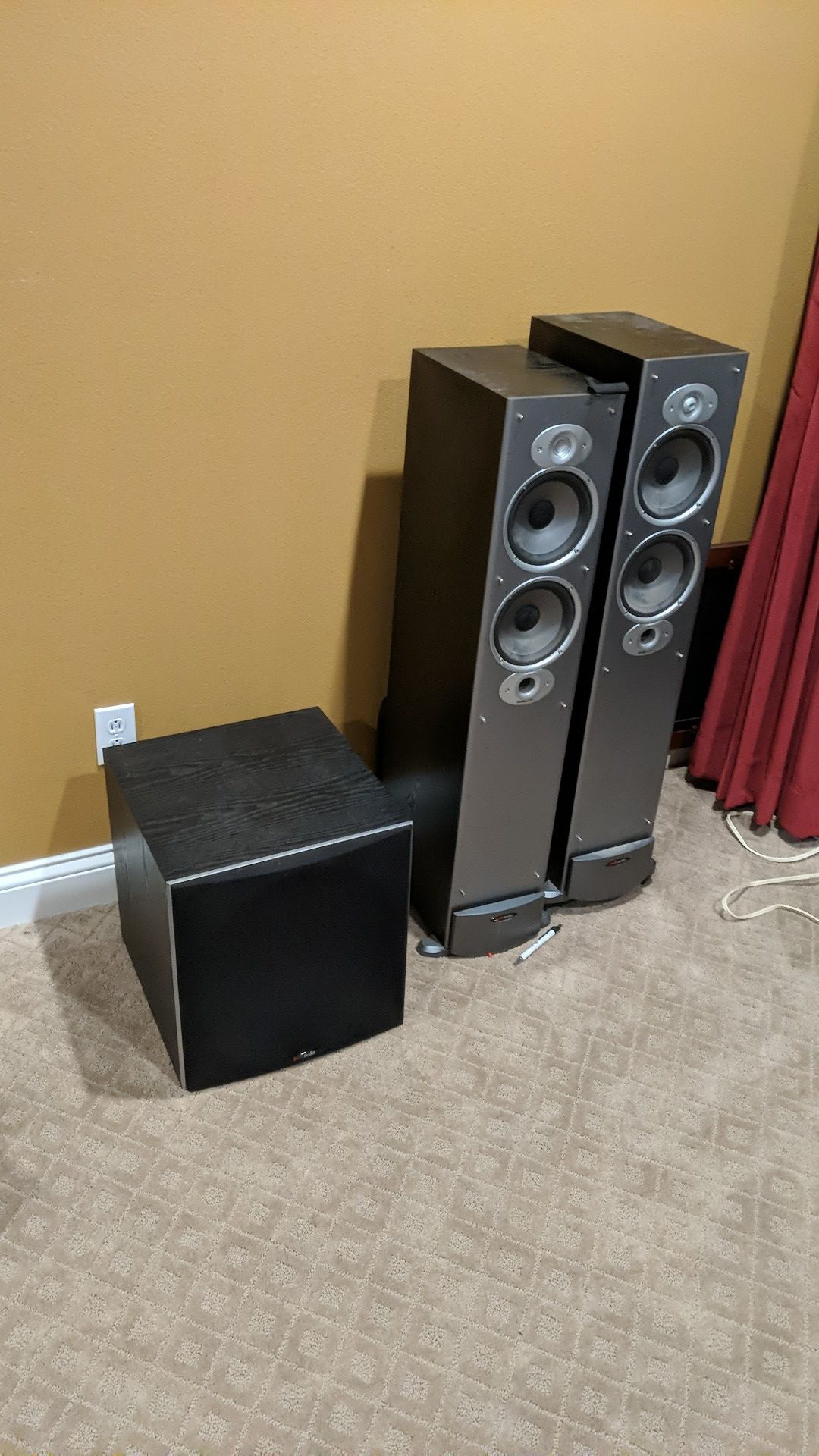 Polk audio subwoofer and towers