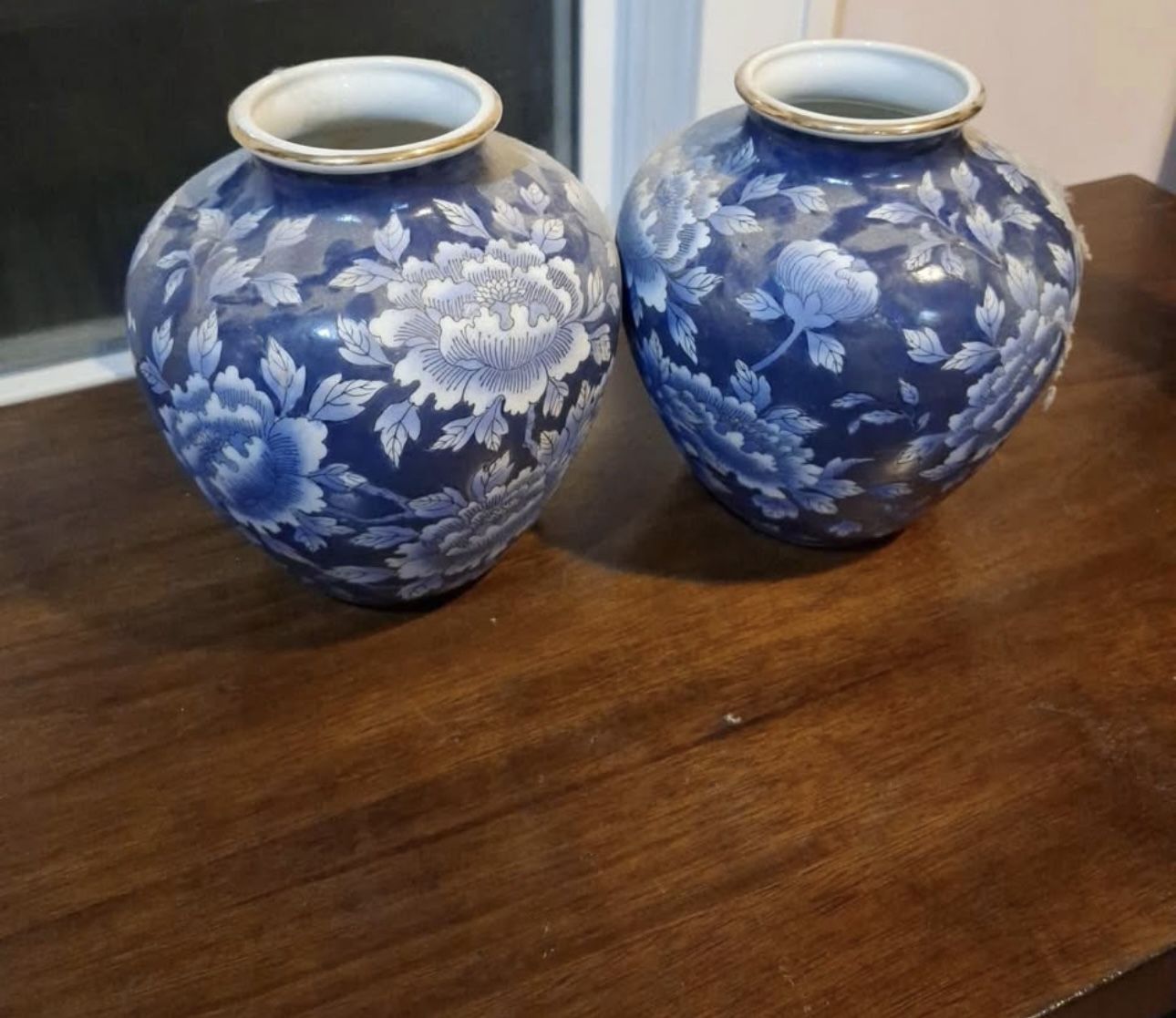 Hand-painted Pair of Chinese Blue & White Flower Porcelain Vase 