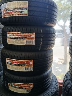 Tengo un set de llantas nuevas 205 40 17 de la marca arroyo