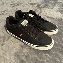 Levi’s Men’s Skate Style Shoes - Brand New