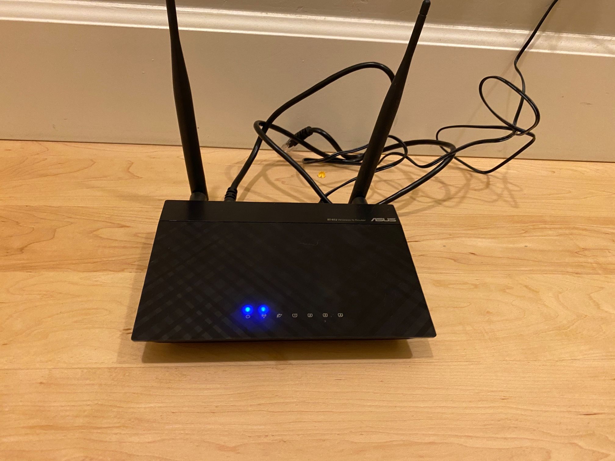 ASUS RT-N12 Wireless-N300 Router