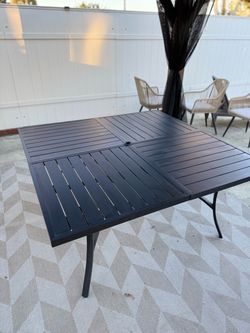 60”x60”x29h Patio Table