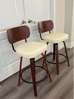 2 new stools bar