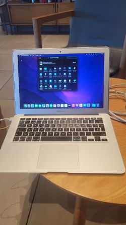 Apple Macbook Air 13 RAM 8GB 120GB 2015 with charger I deliver