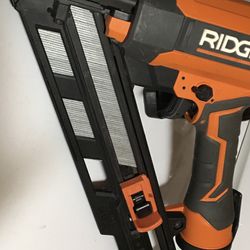 Ridgid R250AFF pneumatic 15 ga 2-1/2” angled finish nailer
