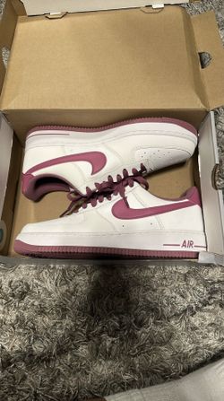 Nike Air Force 1’s Men’s 9 1/2