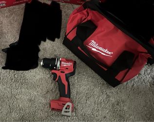 Milwaukee bag and drill