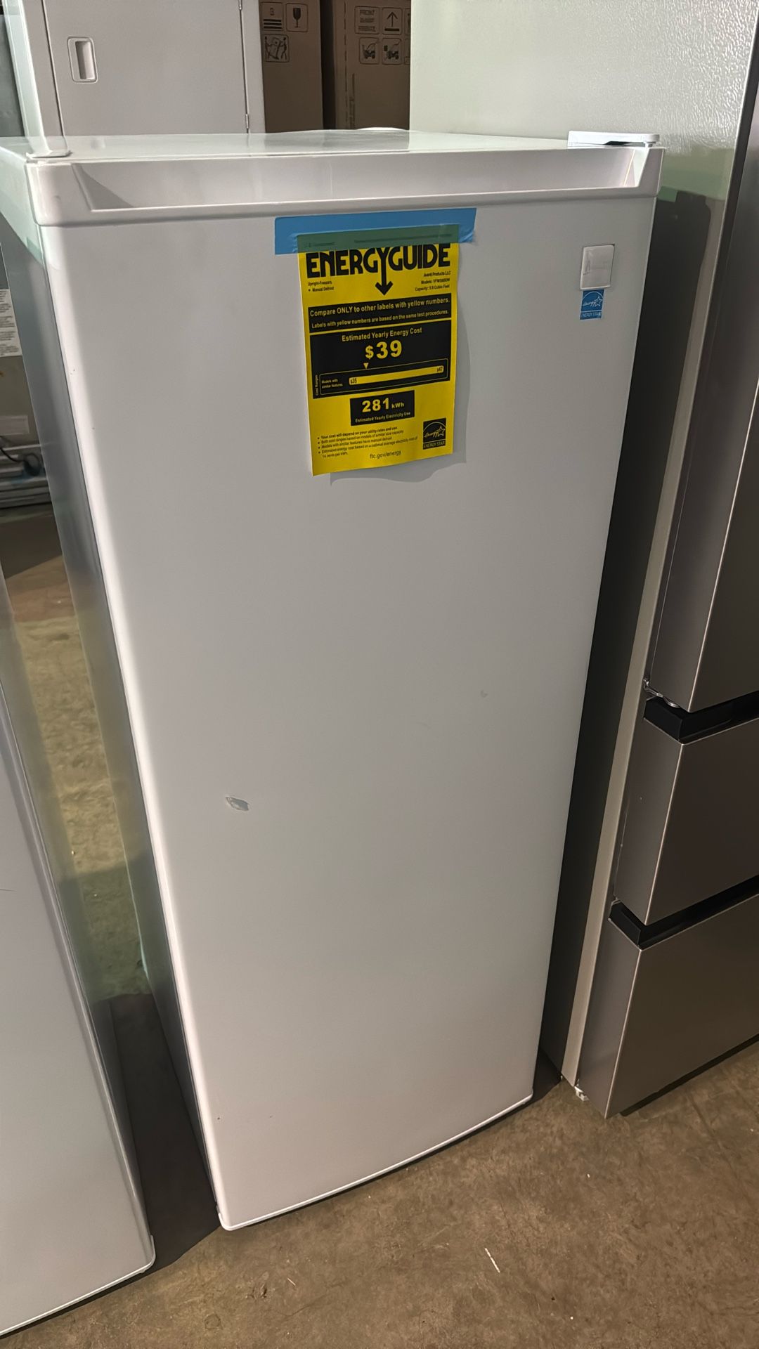 🔥 5.8 Cu. Ft. Upright Freezer – Scratch & Dent – OBO 🔥