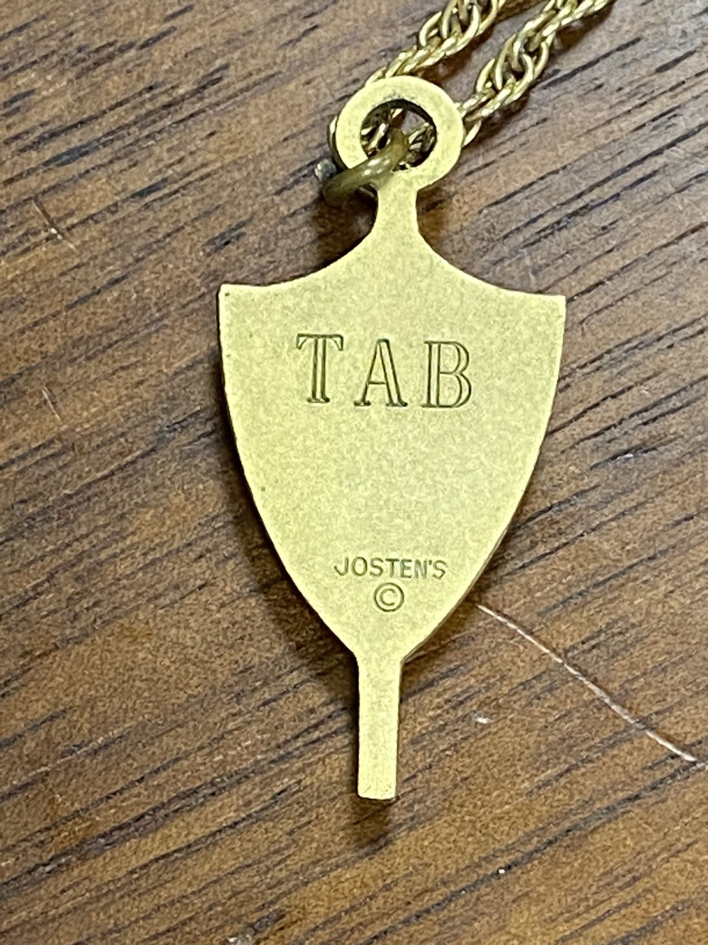 Jostens Vintage Senior 1976 Key Pendant Maroon/Yellow On 26”Gold