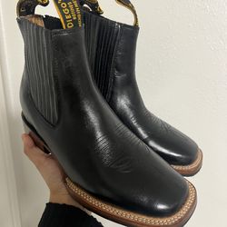 Botin Cuadrado talla 5 mexicano