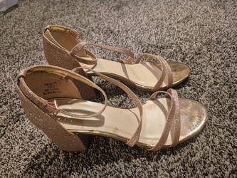 Womans Gold small heels