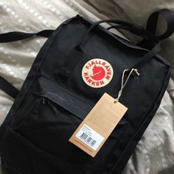  Kanken Fjallraven Women's Mini Backpack