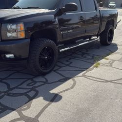 2007 Chevy Silverado  5.3 Clean Title  