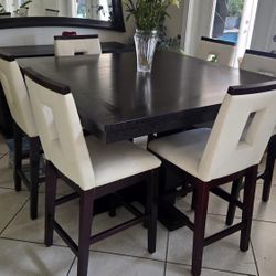 Living Room And Dining Set 