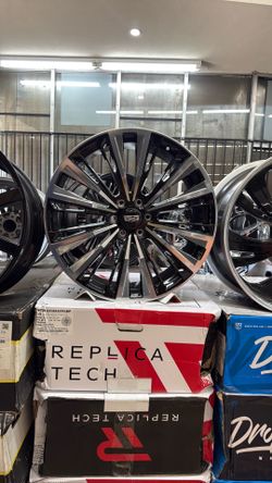 Escalate replica wheel