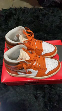 Women’s Air Jordan 1 Retro HI OG (Size 6)