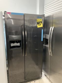 Frigidaire side by side in dark stainless new 2019