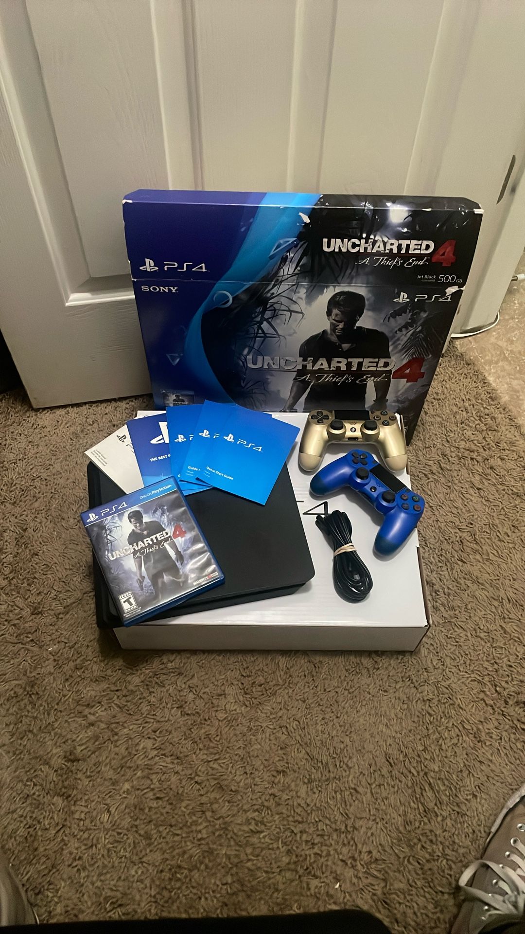 PS4 Slim Uncharted 4 Bundle