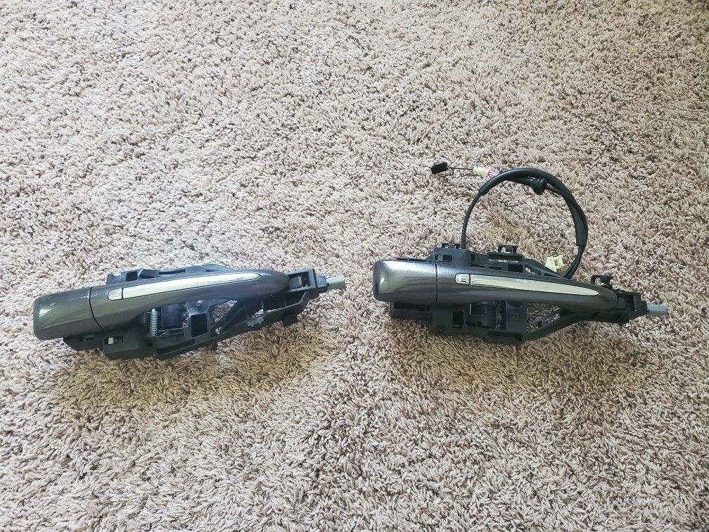 2017-25 CHRYSLER PACIFICA DOOR HANDLE OEM