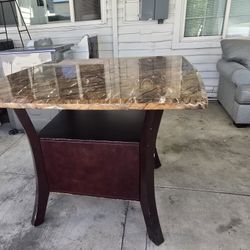 Center Marmol Table And Chairs 