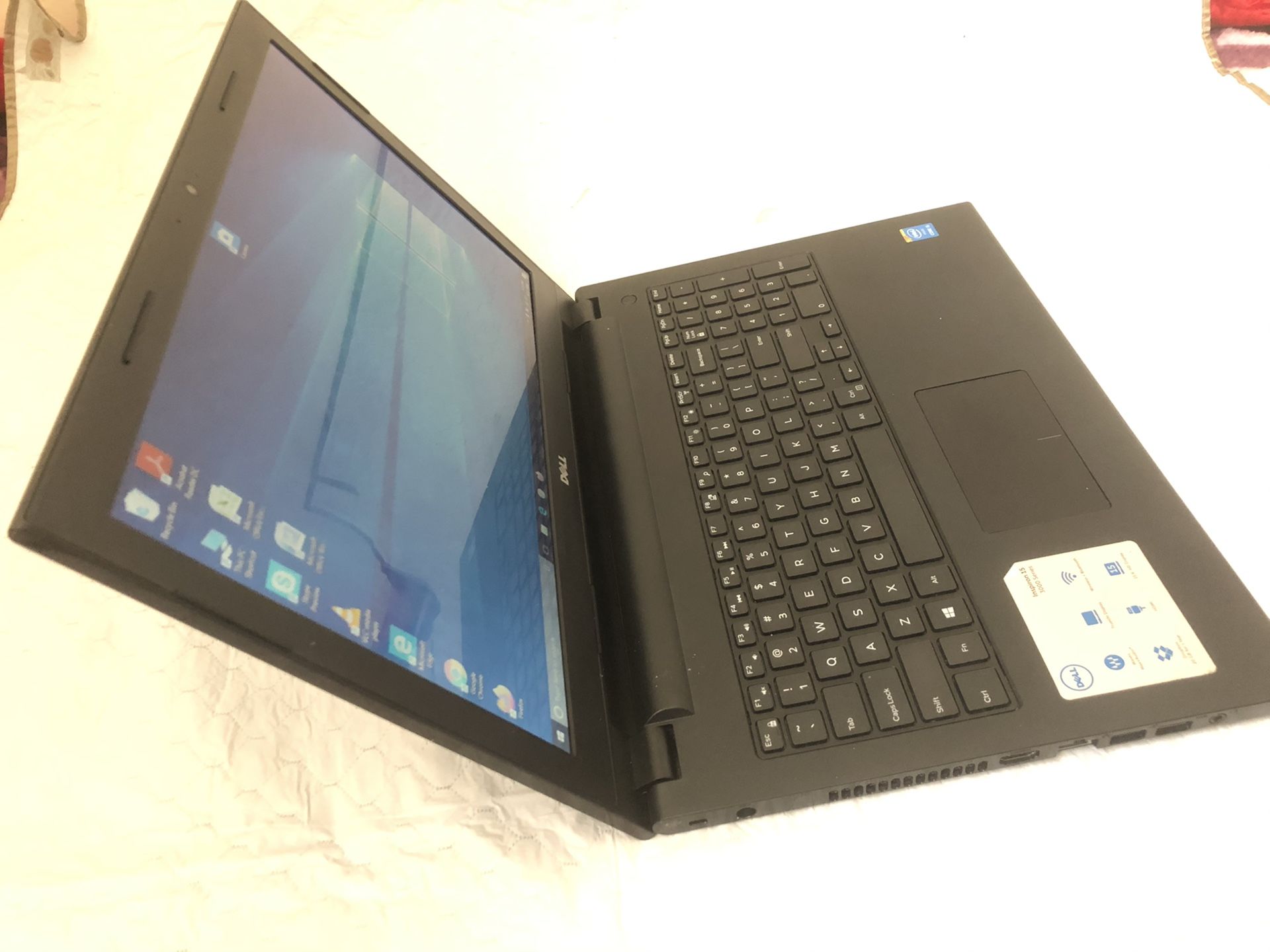 Dell Inspiron 3542 Laptop/ 15.6"/webcam/ 4GB /128 SSD//HDMI