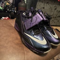 Nike CJ Trainer 2.  Men’s Size 8.5 