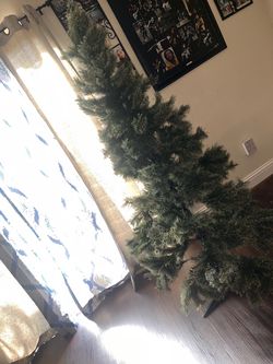6-7 ft Christmas tree 🎄 $20 Cash Only FIRM