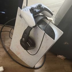 PS5 Disc Edition + PS5 Remote + Skullcandy Headset