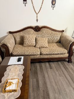 Free Victorian-Style Wood Frame Sofa