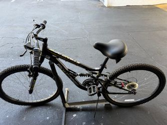 Mongoose Standoff Mountain Bike