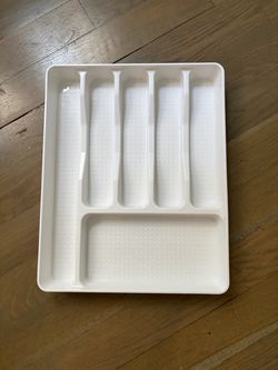 White plastic utensil organizer