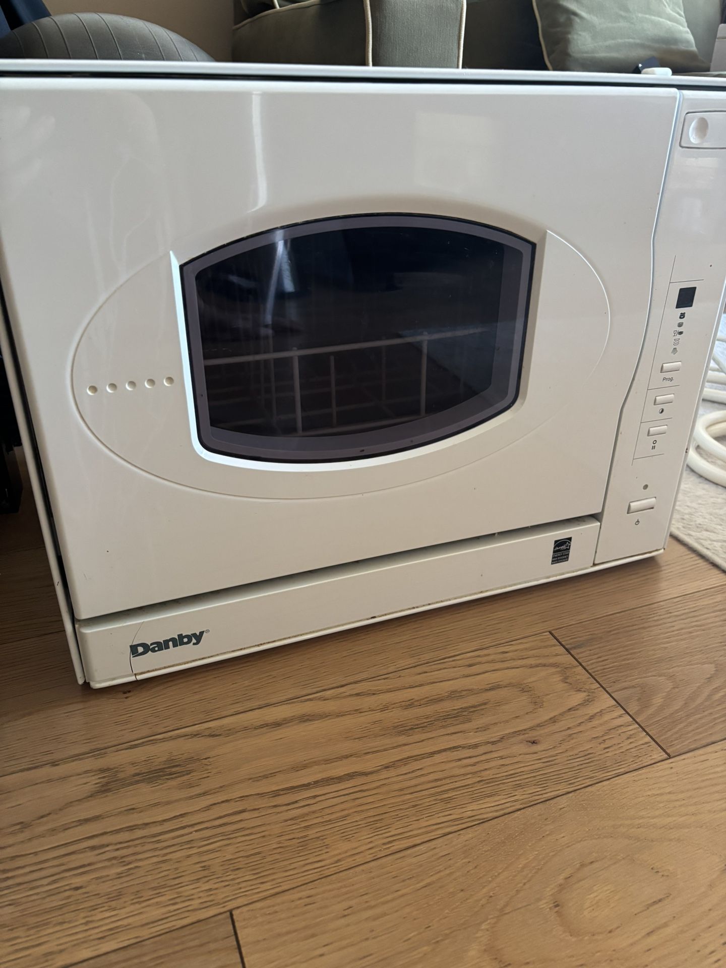 Danby 4 Dishwasher SKU: DDW497W