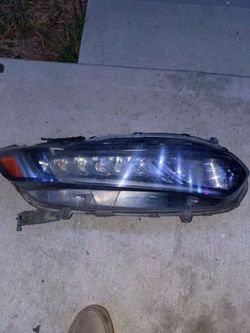 Passenger side headlight for 20018 Honda Accord