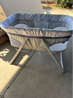 Travel bassinet