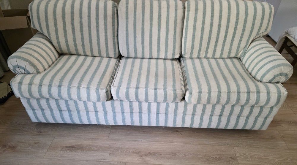 Couch/Sofa, 90" (7.5')